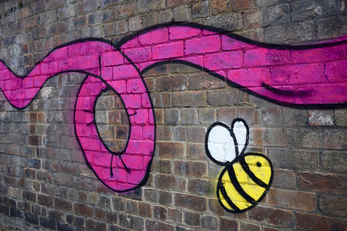 Vennels Guerilla Art Project Oliphant's Vennel pink trunk and bee
