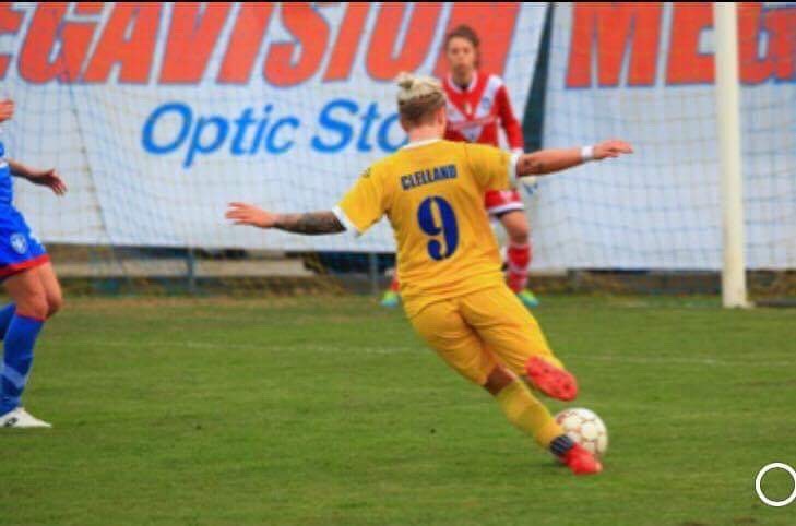 Lana Clelland - Shooting