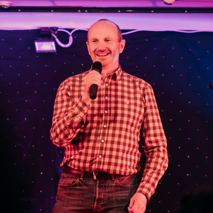 Fred MacAulay getting the crowd laughing!