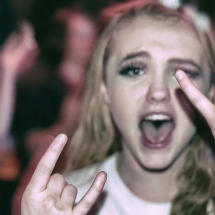 Olivia from Majik Carpet enoying Brain Glue