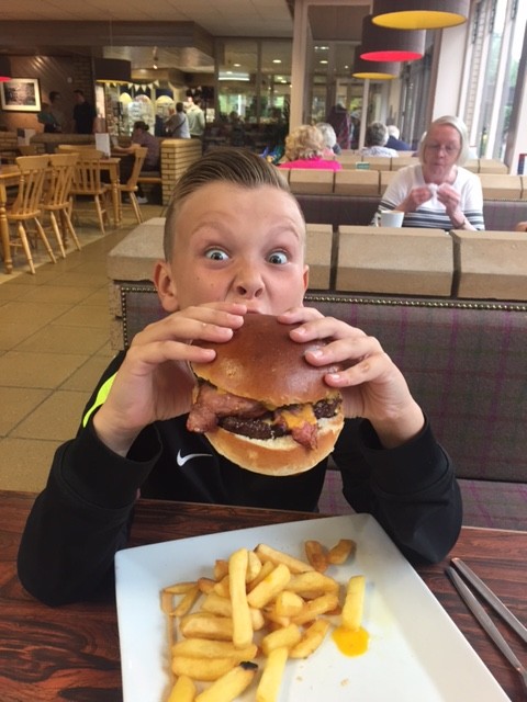CRIEFF- Evan destroys drovers burger