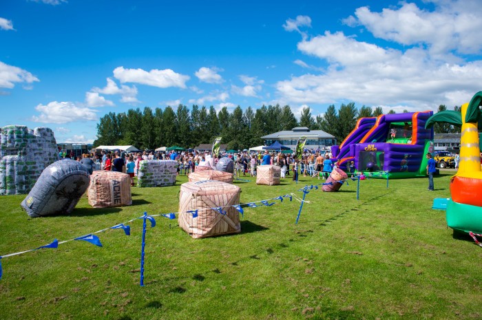 Racecourse family day panoramic
