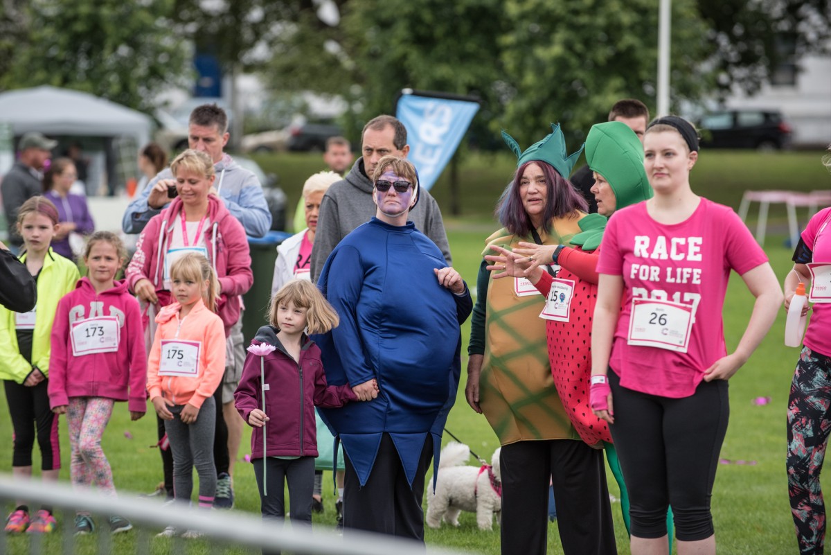 Cheering on the runners!