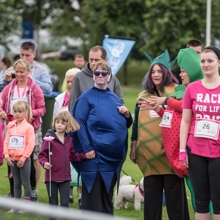 Cheering on the runners!