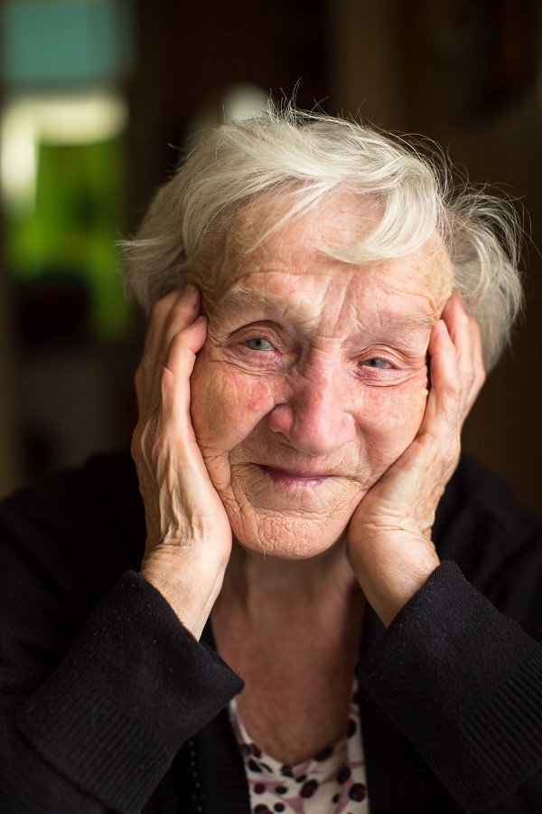 Part of Scotland’s prestige Luminate Festival 2017, exploring the creativity of ageing, IN HER OWN WORDS, Rivendell Stories is a verbatim theatre performance developed from Rivendell Care Home residents’ stories and memories by award winning playwright Lesley Wilson, and performed by professional actors.
