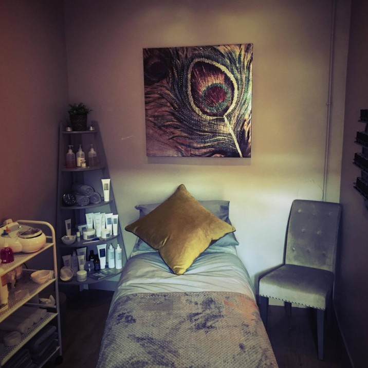 Rae Peacock Therapy Bed