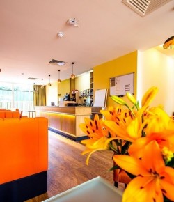 The Lodge At Perth Racecourse