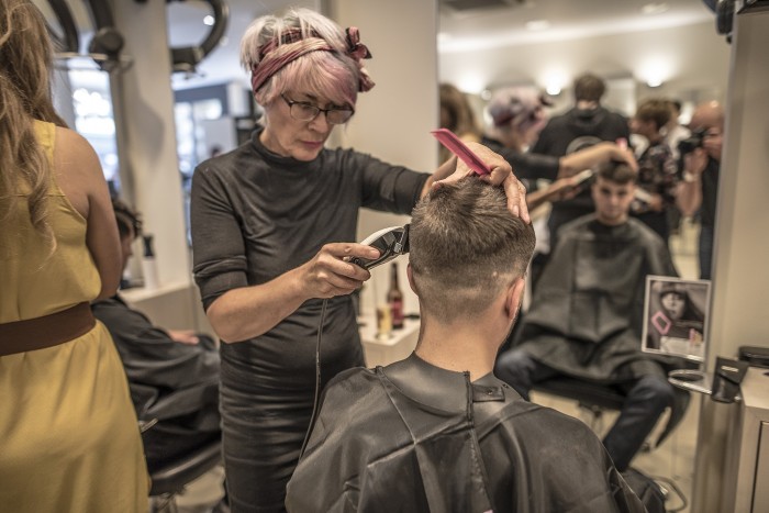 Wellbeing 2018 Copperfields - Cutting hair