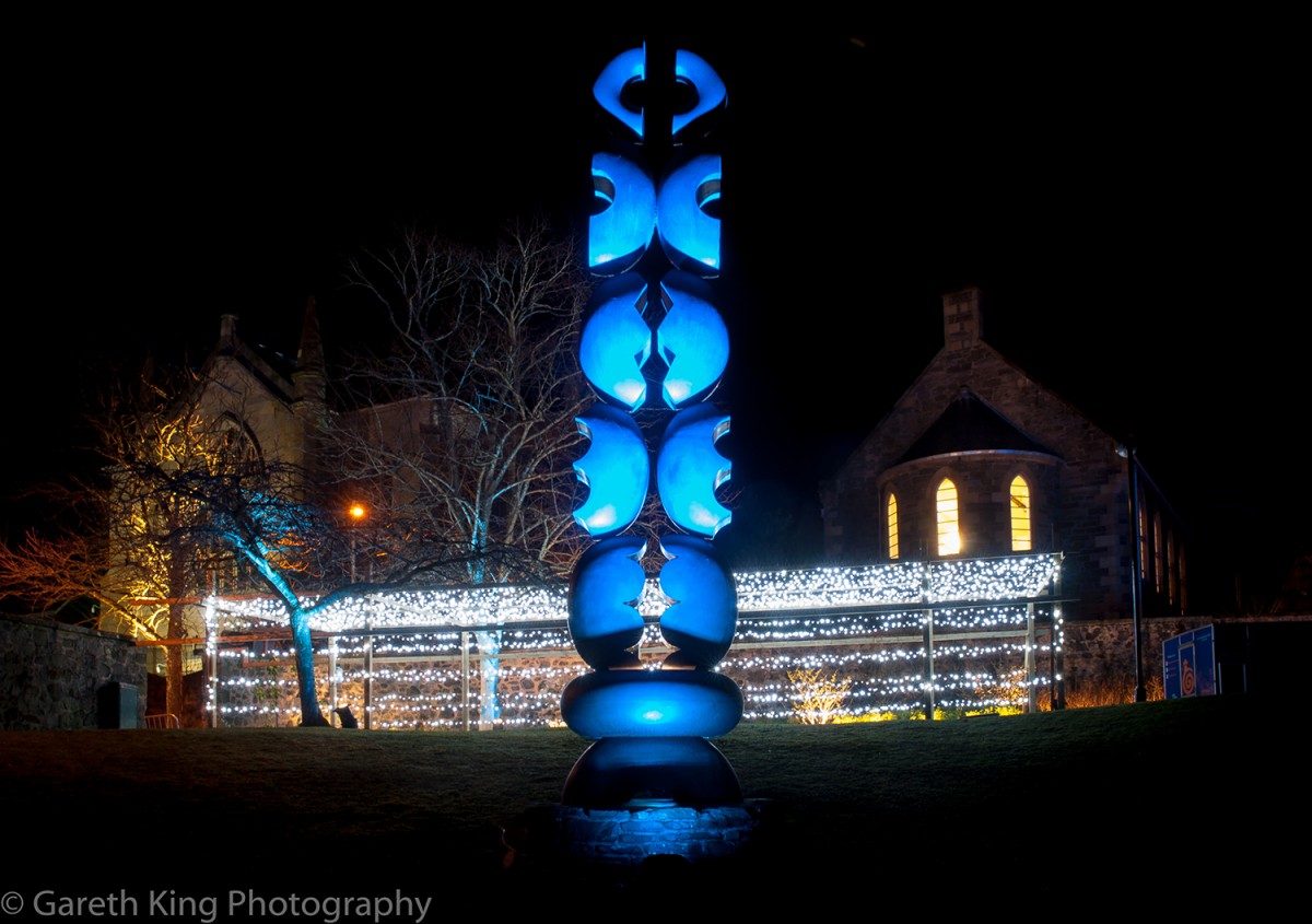 Illuminated sculpture