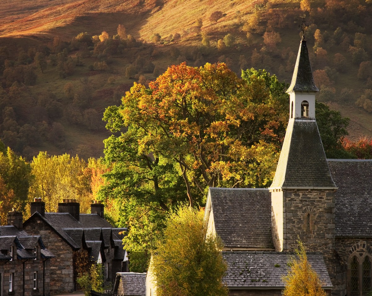 The sleepy town steeple peers out from the Dunkeld Skyline