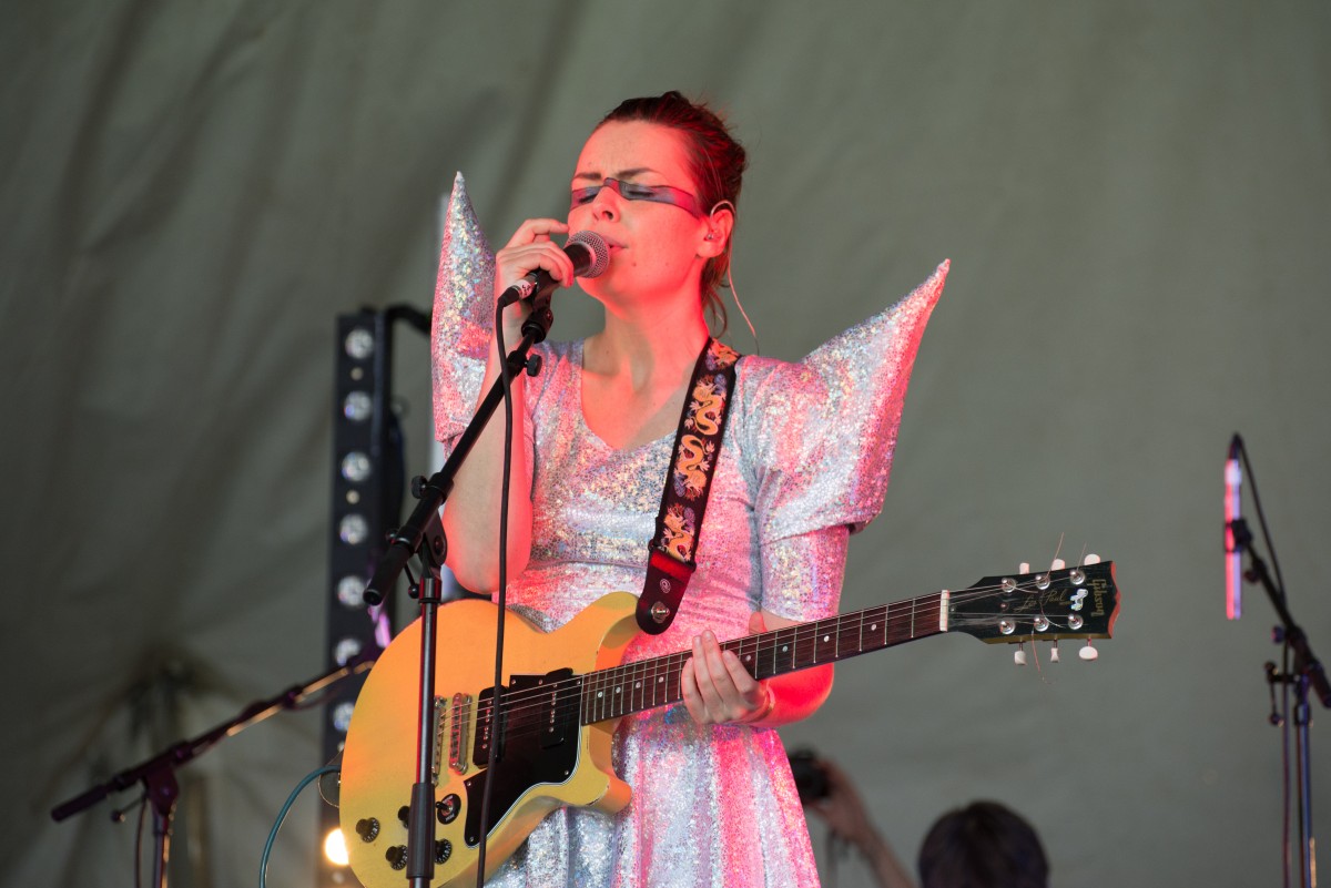 Now that's what you call a show stopping outfit!