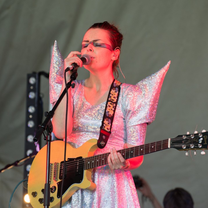 Now that's what you call a show stopping outfit!