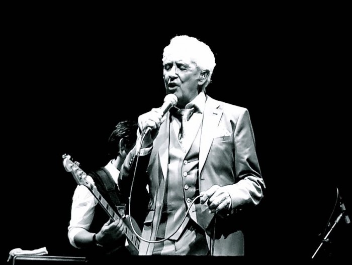 Tony Christie Review- Looking Sharp