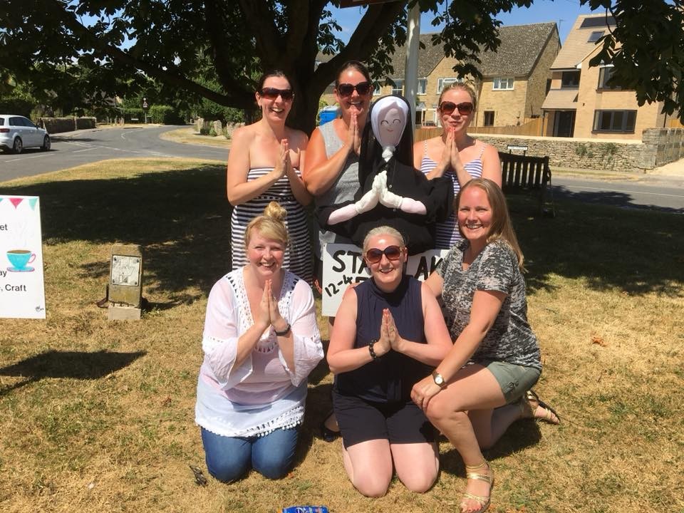 Críona Knight, Tara Anderson, Danusia Wysock,i Abi Robins, Maria Cundy and  Clarey Warey. 28 years of friendship and still going strong! Thats what we like to see ladies