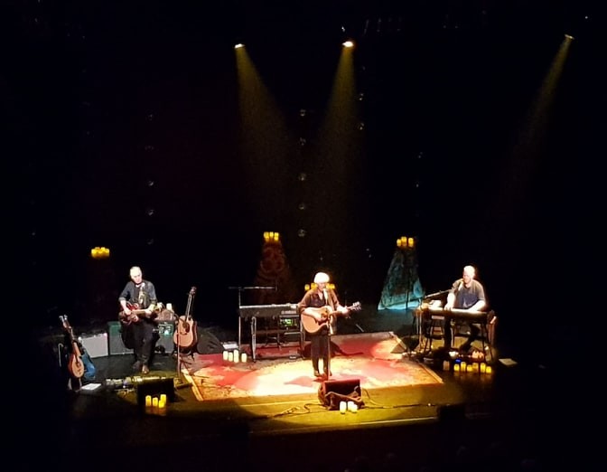 GRAHAM NASH REVIEW- ONSTAGE