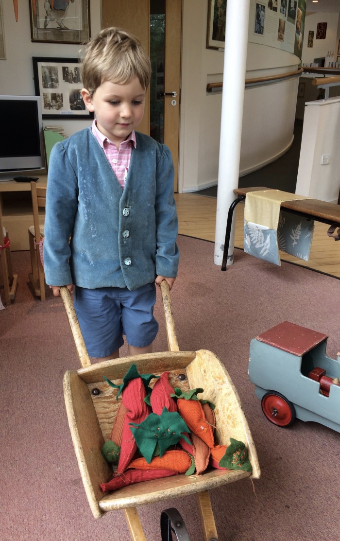 Beatrix Potter - James wheelbarrow