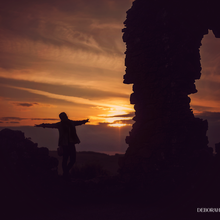 The above photo was taken at Balvaird Castle, Suzann a friend from Brazil had long dreamed of visiting Scotland, this was her first night here.