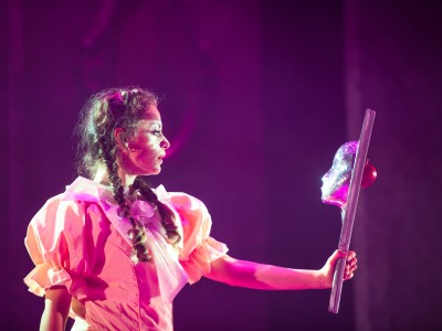 Snow White and the Seven Dames