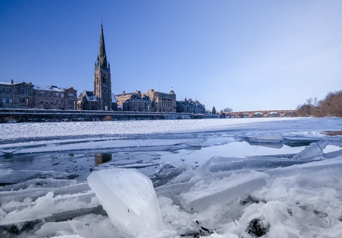 2010 The year the River Tay froze over Perth.