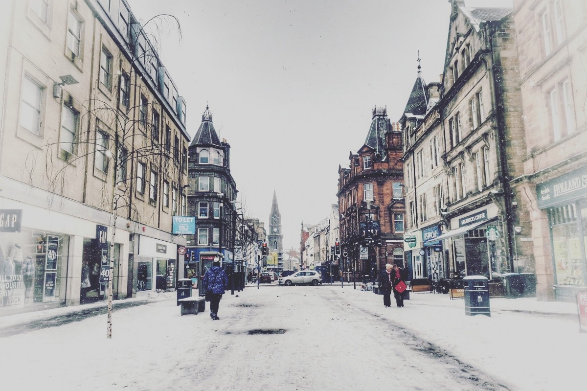 Perth High Street covered in a light dusting of snow