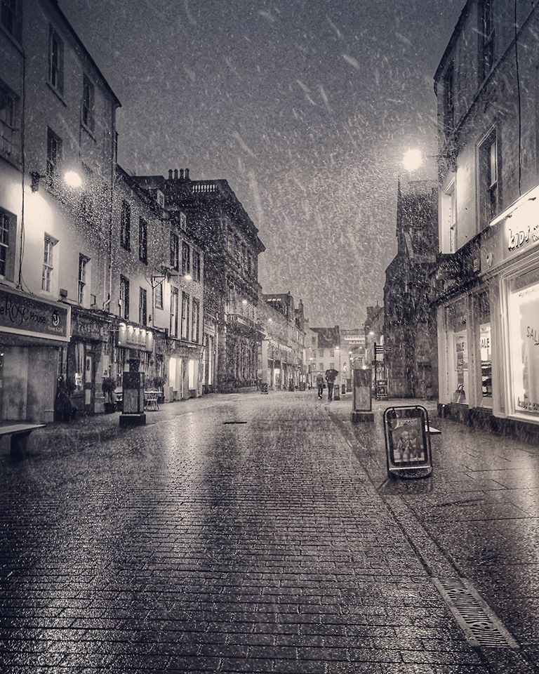 A cold winters night on St Johns Street, Perth