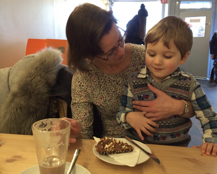 Cafe Play - Alice and James