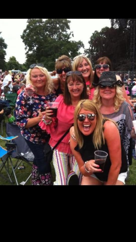 Judith: "Dundee pals!"