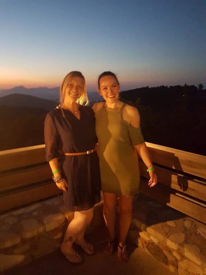 Donna: "Savannah and I - BFFs foreva!"