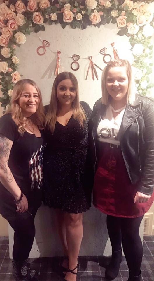 Sarah, her mum and sis ❤️