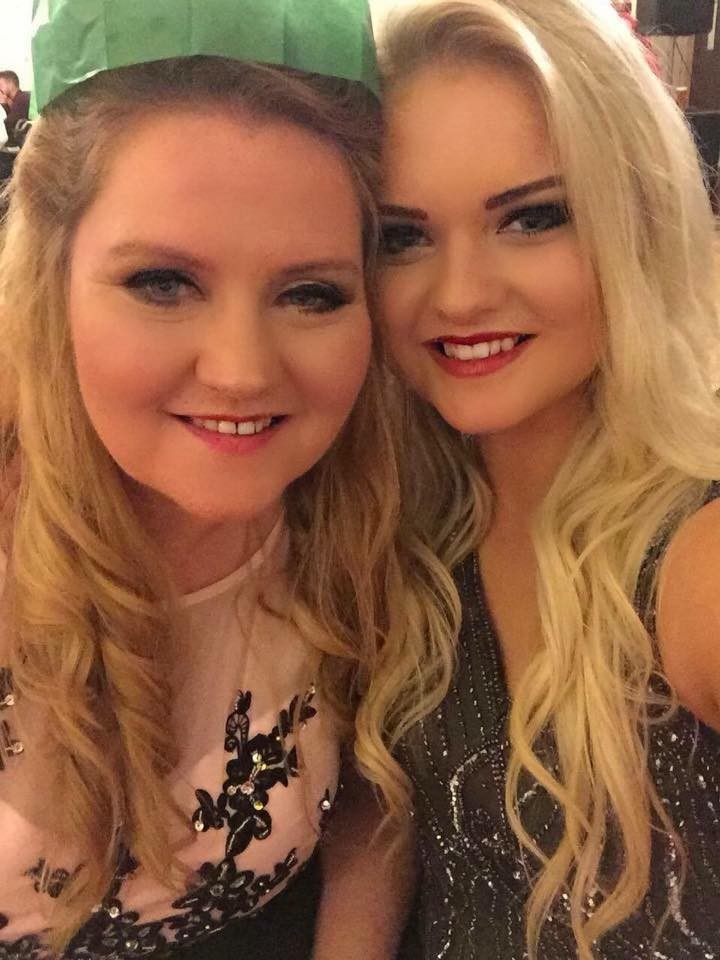 "Love you mum!" - Amber sent us in this pic of her and her mum, Yvonne.