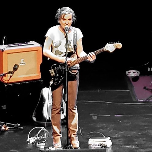 KRISTIN HERSH- ROCKING THE THEATRE