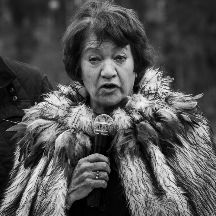 Eriti, Chair of New Zealand Society talking to attendees