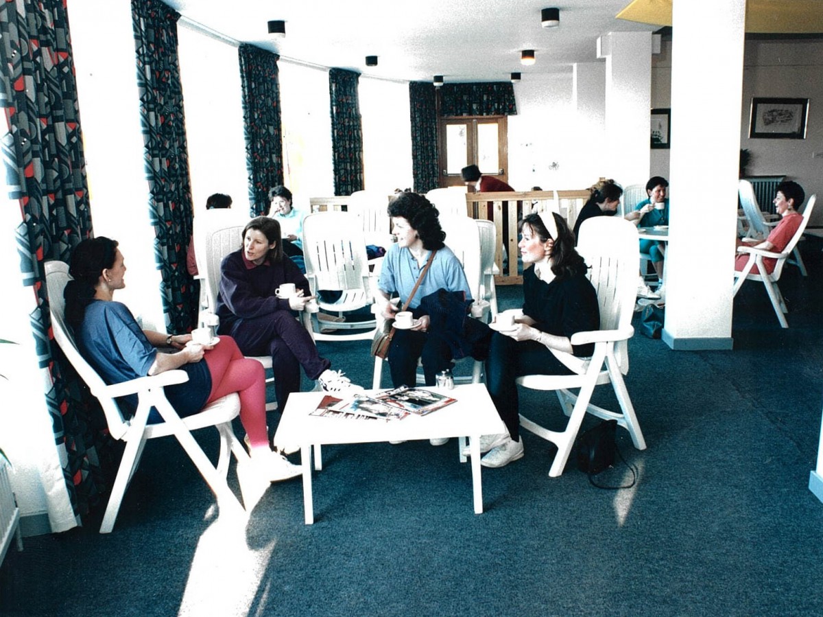 Beach club or gym? Let's lounge!