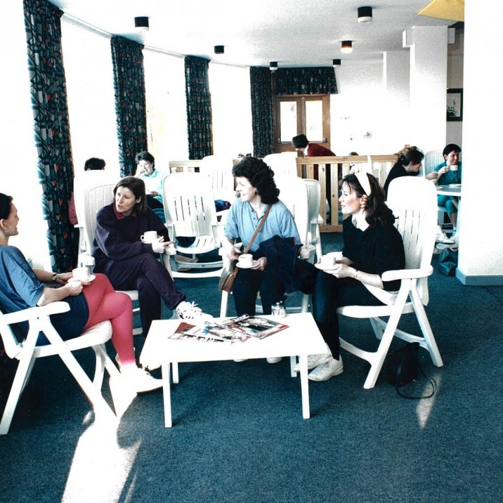 Beach club or gym? Let's lounge!