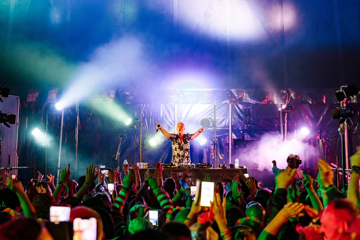 Martin Kemp performs his DJ set  in front of a vibrant crowd at Rewind 2019.