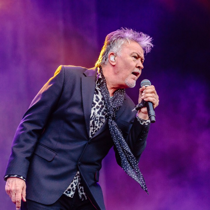 Paul Young performing at Rewind 2019.