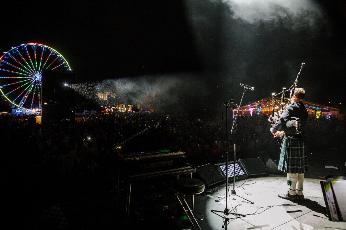 Piper finishes off the night for the crowds at Rewind 2019.
