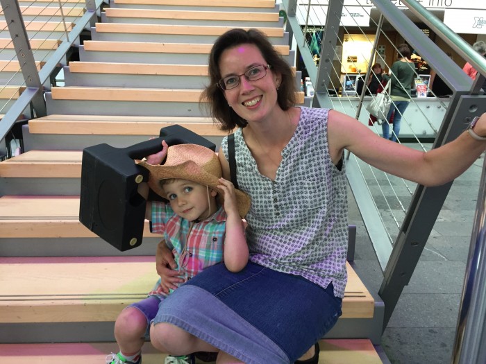 HX19 Funbox The Wild West Show - Alice and James