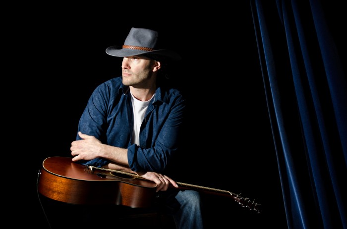 Chris Bannister performs The Music Of John Denver