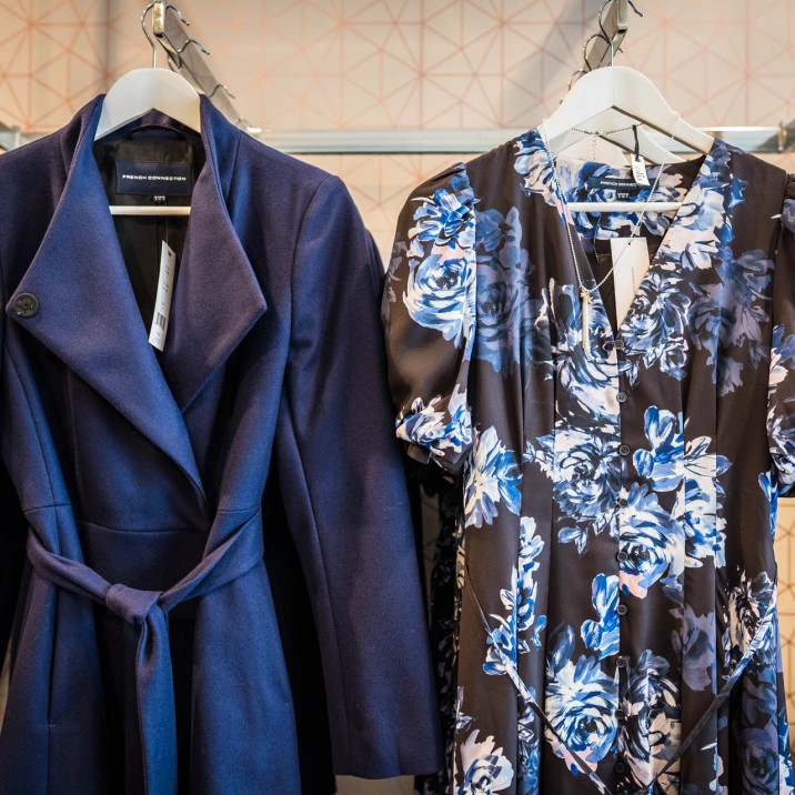 Blue with a floral vibe : its a strong look for autumn!