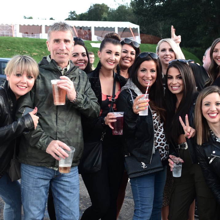 Plenty of drinks, and not a drop of rain in sight!  The magic formula for Craigie Hillfest strikes again.
