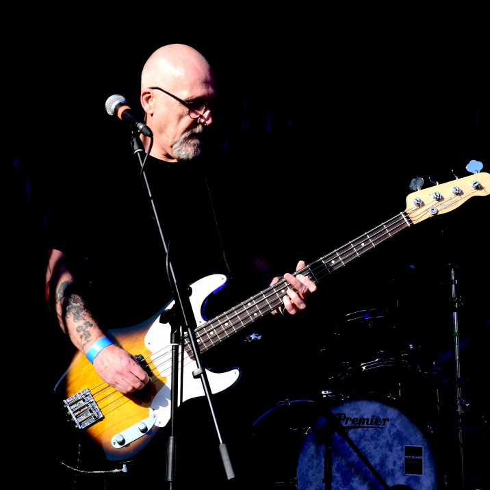 Rab Dobbie of The Foosties enjoying a moment on stage in the sunshine.