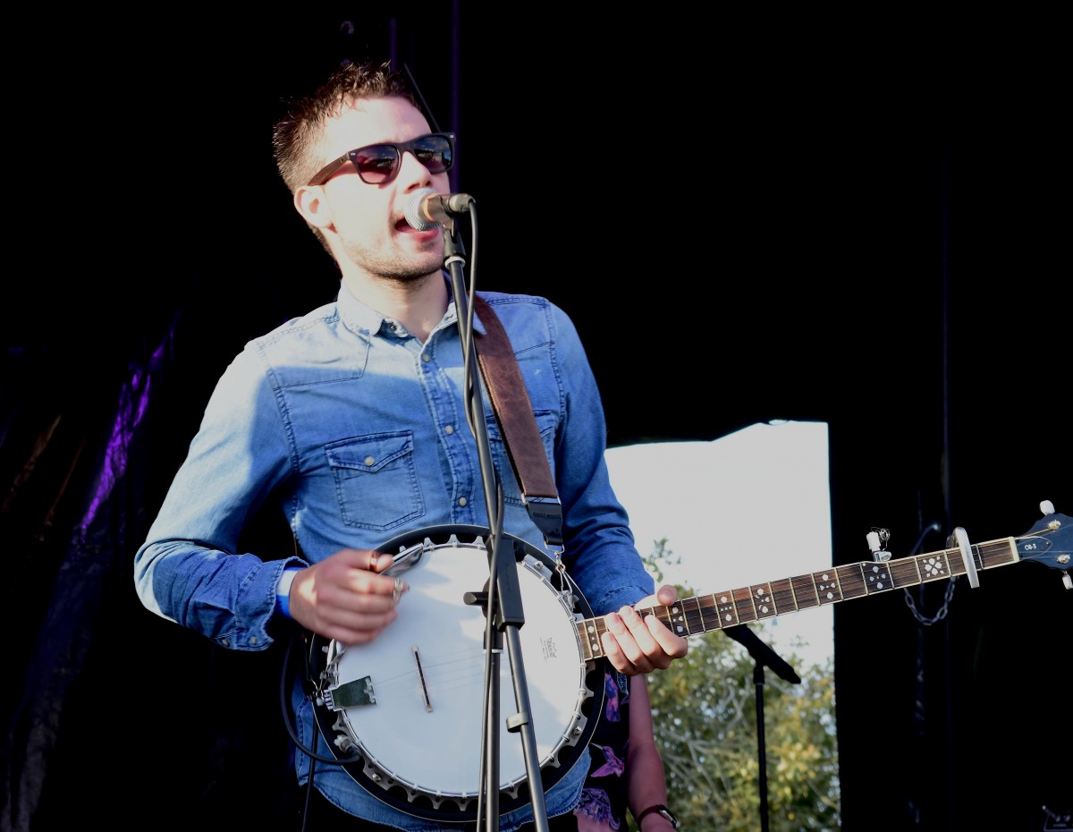 The Carloways whipping up the crowd with an afternoon set.