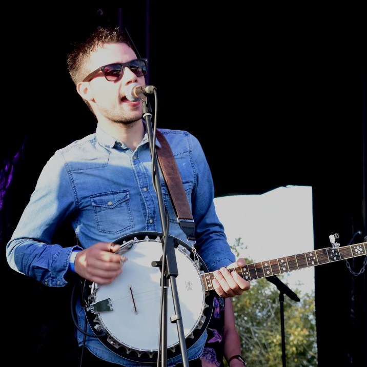 The Carloways whipping up the crowd with an afternoon set.