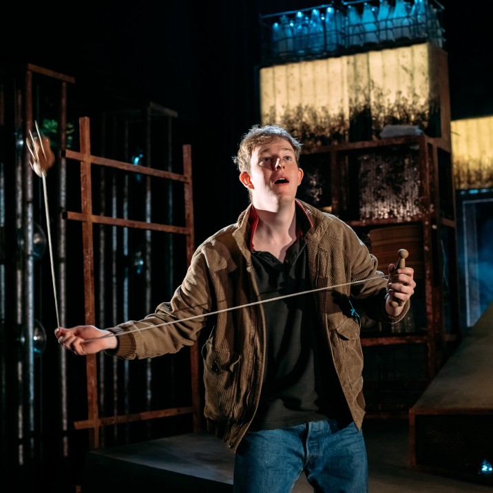 Kes Review - Billy works the lure