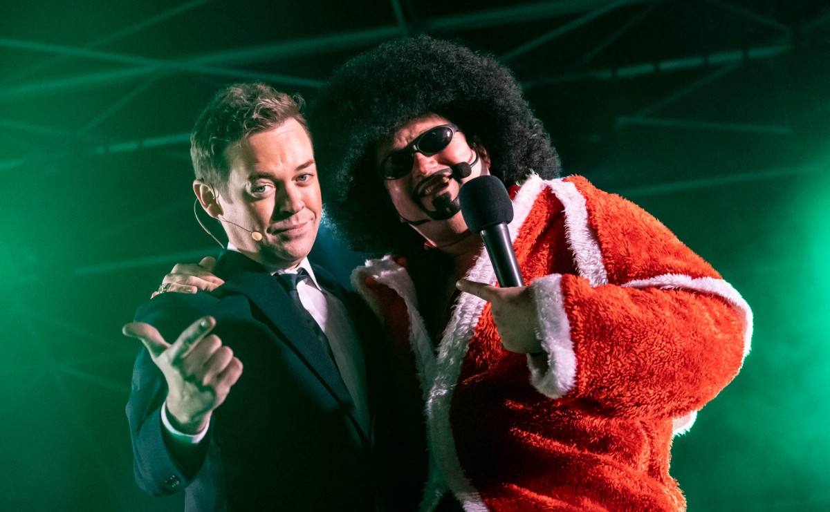 It was Saturday Night Fever for Lionel Vinyl who took us back to the 70's with his eccentric hosting prowess.