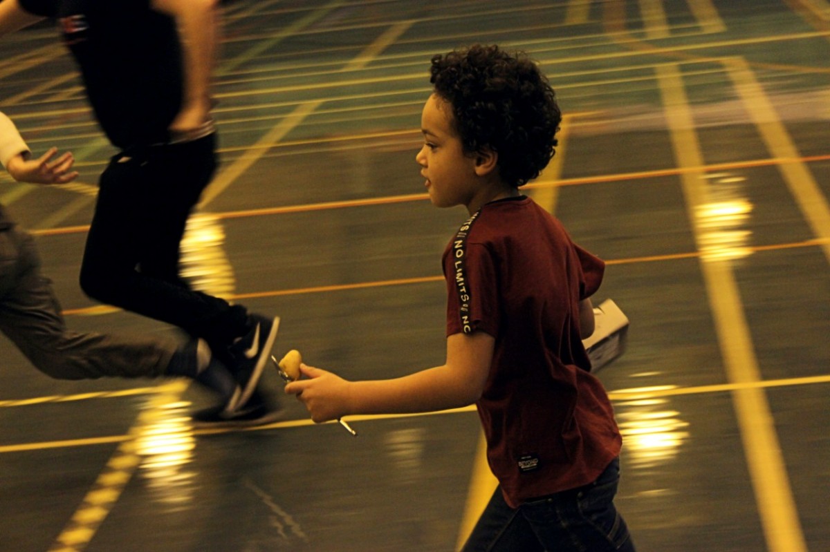 That's the spirit! The thumb hold is a tried and tested technique in tattie'n'spoon races.